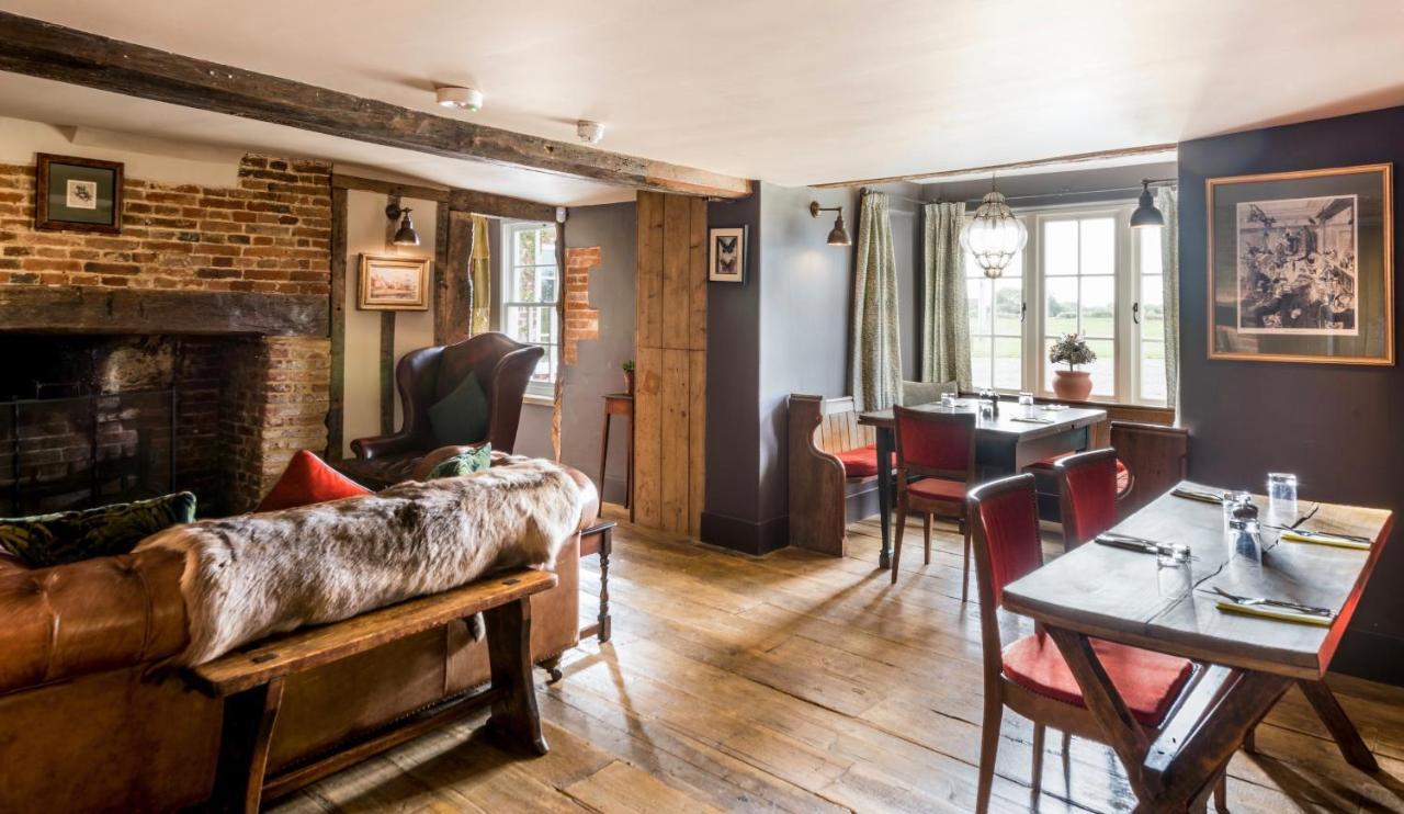 The Brisley Bell Hotel ภายนอก รูปภาพ